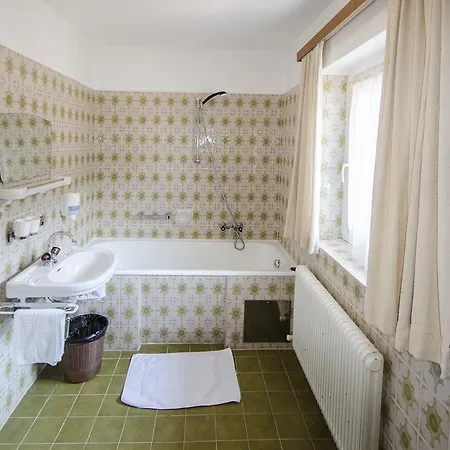 Πανσιόν Manni Gastehaus 2*