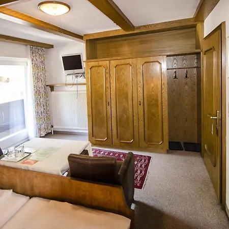 ゲストハウス Manni Gastehaus