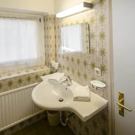 Πανσιόν Manni Gastehaus 2*