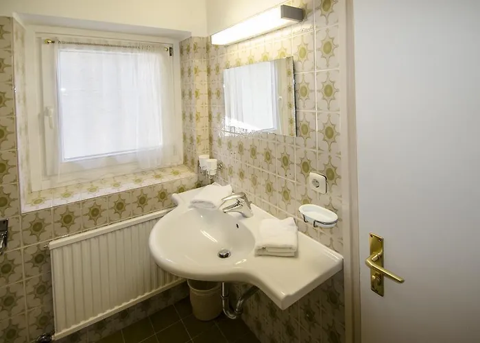 Pensión Manni Gastehaus 3*